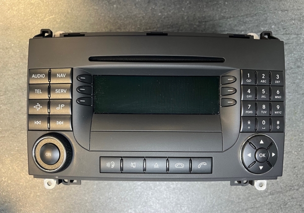 Reparatur Mercedes Benz Audio 50 APS NTG2 Navigationssystem Gerät zeigt nur Logo / Stern